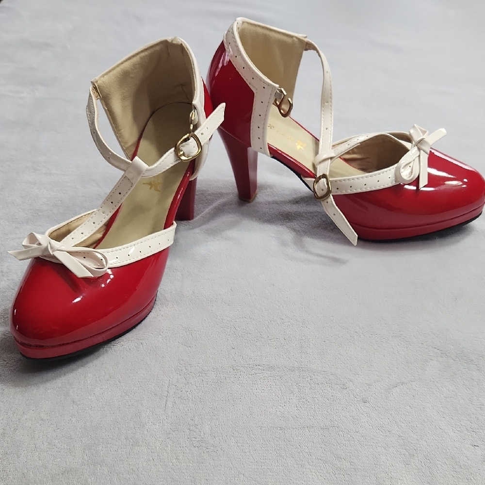 Sz 40 PIXIE COVE Leather pumps